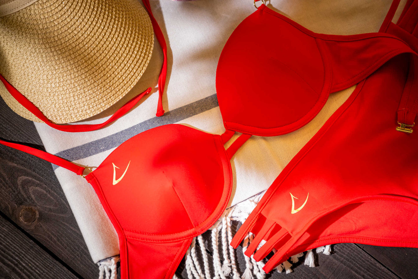 Red eco-friendly luxury bikini top Vittoria